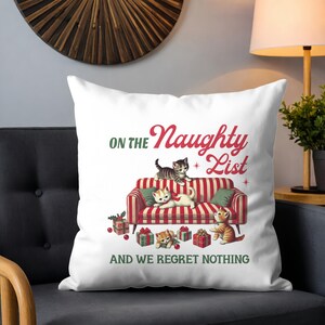 On The Naughty List, Feestelijk decor, sierkussen voor bank, vierkante vorm, kattenliefhebber, vintage bankkussen, housewarmingcadeau, woondecoratie