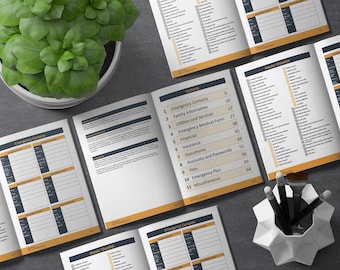 Puede incluir: Un folleto de lista de verificación de preparación para emergencias en blanco y negro con una columna vertebral amarilla. El folleto incluye secciones para contactos de emergencia, información familiar, servicios públicos y servicios, formulario médico de emergencia, finanzas, seguros, documentos, cuentas y contraseñas, mascotas, plan de emergencia y miscelánea.