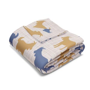 Fleece Blanket, Cozy Goats-Themed Arctic Throw, Bedding Decor, Gift for Animal Lovers, Home Accessory