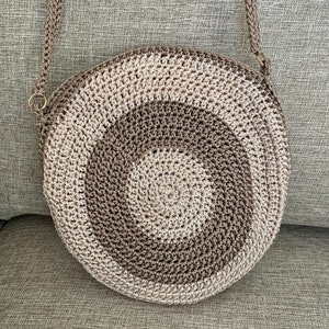 Crocheted Circle Messenger Bag Pattern