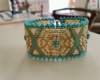 Southwestern Odd Count Peyote Bracelet Pattern