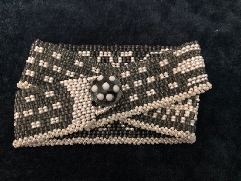 wrap-black-and-white-peyote-bracelet-pattern-tutorial-etsy