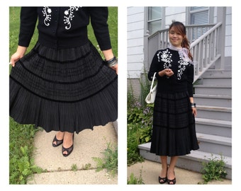 Vtg 50s black pleated taffeta skirt womens size small / medium