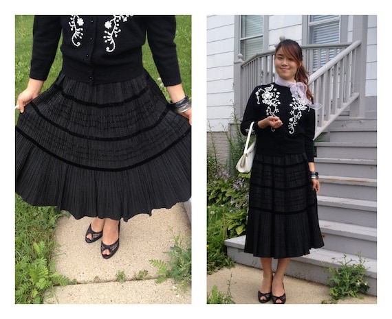 Vtg 50s black pleated taffeta skirt womens size s… - image 1