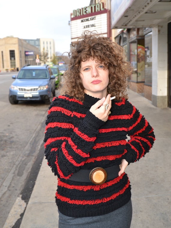 Vtg 80s black / red crotchet shag sweater womens … - image 3