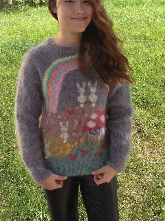 Vtg 80s hand knit rabbit print mohair sweater wome