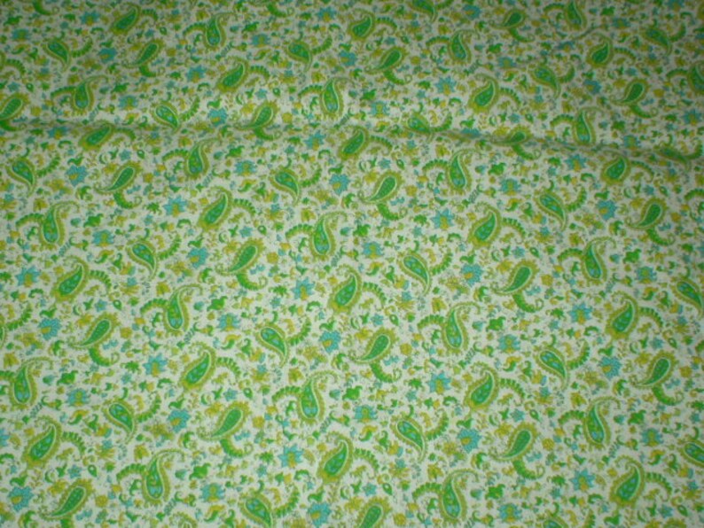 2 78 Yards 45 Wide Vintage 50s cotton paisley dressmaking quilting fabric