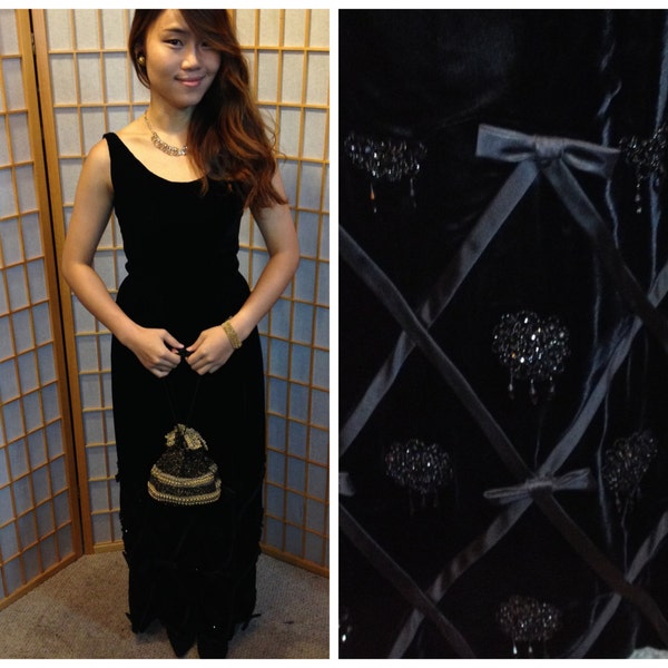 Vtg 50s /60s black velvet beaded formal dress womens size small / xsmall