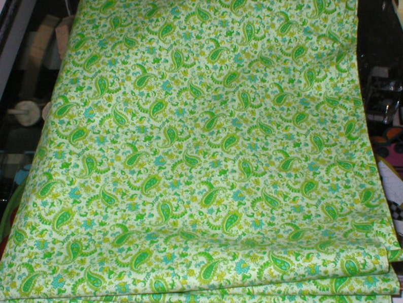 2 78 Yards 45 Wide Vintage 50s cotton paisley dressmaking quilting fabric