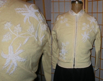 Vtg 50s beaded angora wool cardigan sweater womens / misses size medium