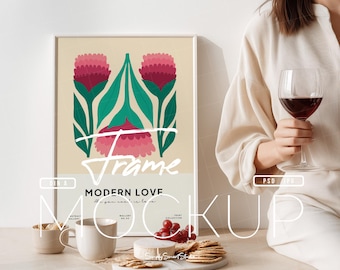Mockup di poster con persona, mockup di cornice bianca DIN A4 A3, mockup di cornice per foto, mockup di poster da parete, mockup di cocktail, mockup di sala da pranzo