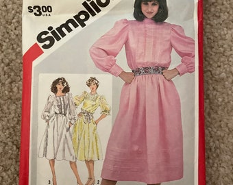 1982 Simplicity. Size 8 5768