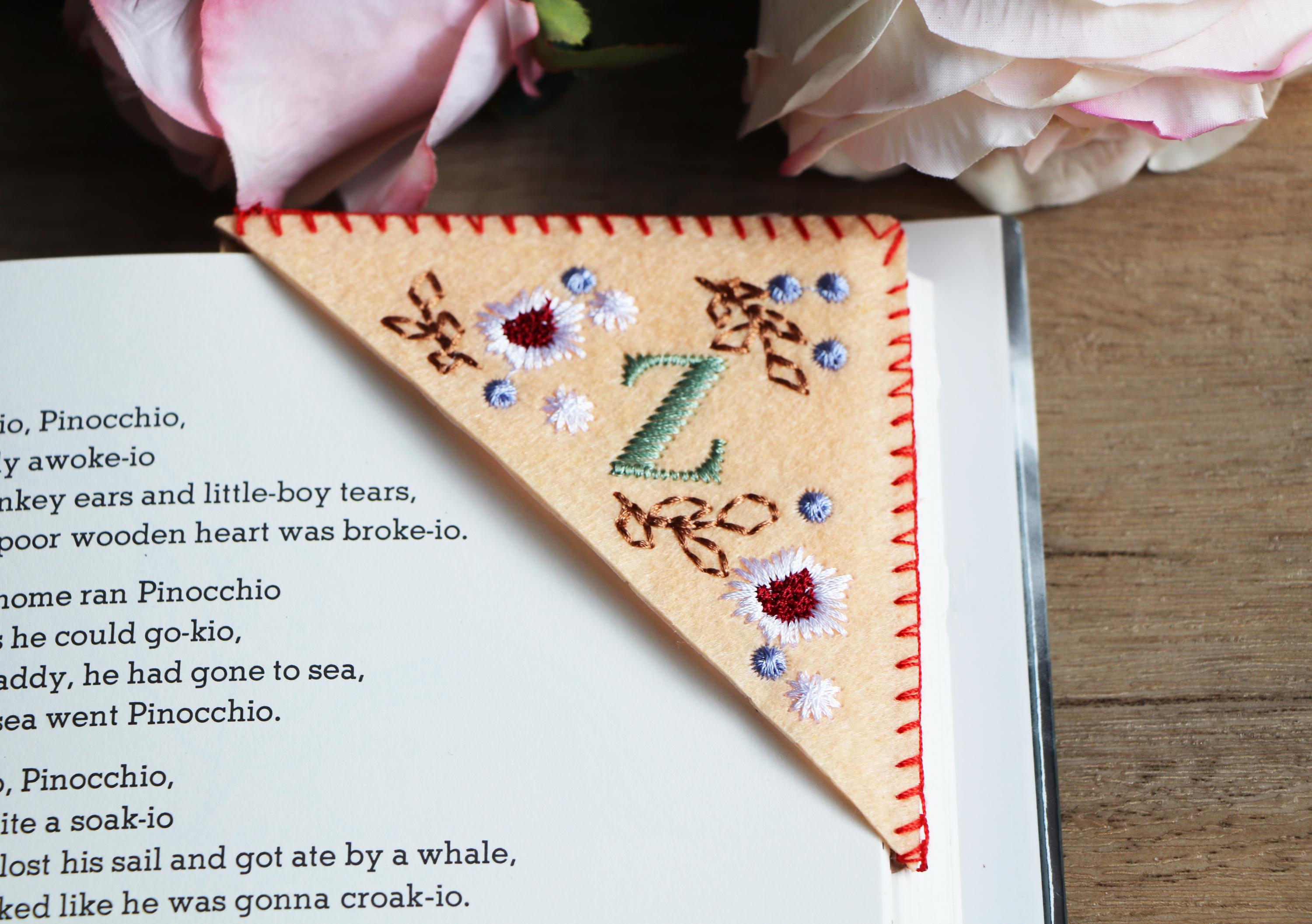 Personalized Hand Embroidered Corner Bookmark- 26 Letters and 4 Seasons- Book Corner Decoration- Felt Triangle Page Stitched Corner Bookmark
