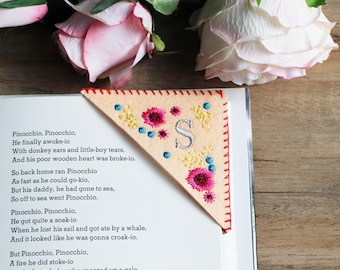 A to Z letter Bookmark - Personalized embroidery felt bookmarks- Corner Bookmark-Birthday Gift-Bookmark corner,Book Corner Decoration