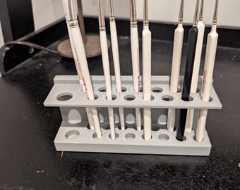 Paintbrush Rack: Simple Artist Brush Organizer