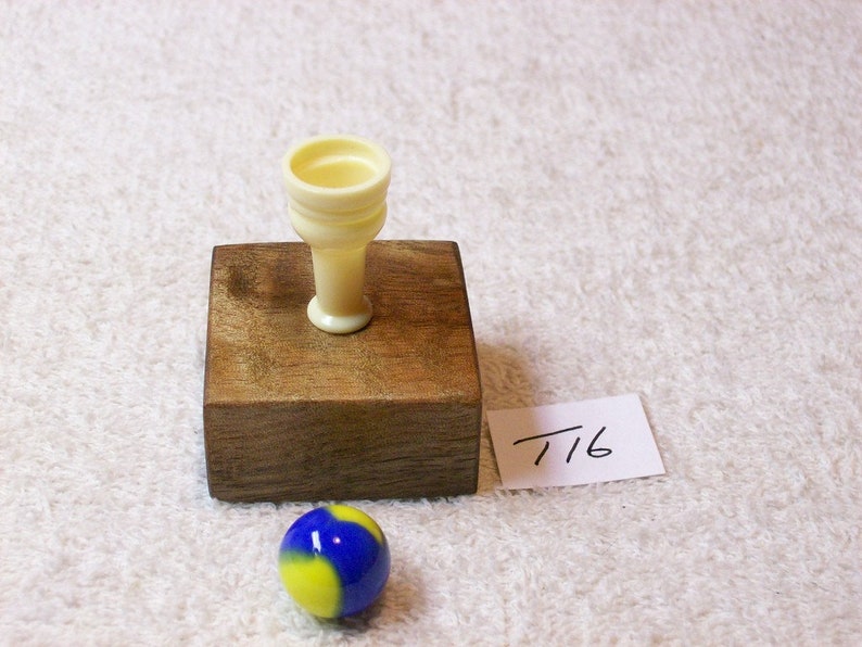 Marble King Cub Scout Marble With Trophy Display T16
