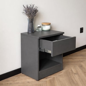 Mesa de cabeceira preta com cofre RFID oculto – Mesa de cabeceira minimalista com gaveta secreta, totalmente montada.