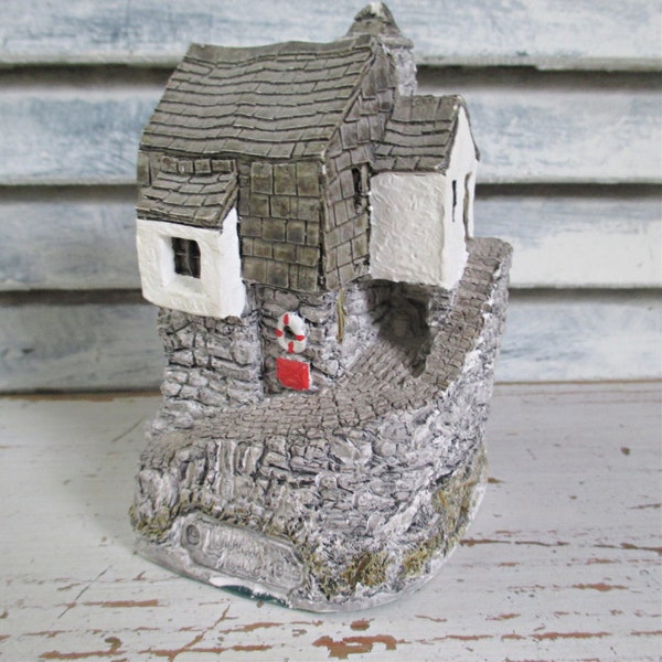 Vintage LILLIPUT LANE Miniature "Fisherman's Cottage" made in 1985 - Cumbria United Kingdom