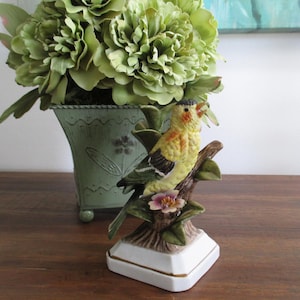 Vintage Royal Crown Yellow Porcelain Bird - 1980&#39;s