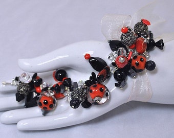 Festive Black & Red Dangle Bracelet