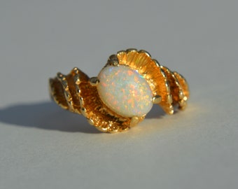 Vintage Midcentury Era 14K Gold Opal Seashell Spiral Abstract Ring