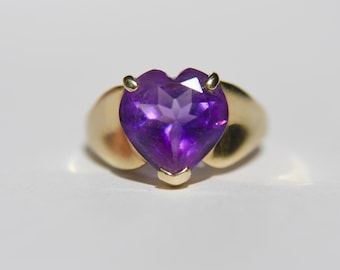 Vintage 10K Gold Amethyst Heart Cut Ring