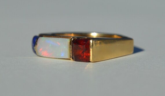 Vintage 14K Gold Lapis Garnet Opal Inlay Band Ring - image 3