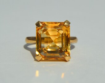 Vinfage 18K Gold 9 Carat Emerald Cut Citrine Ring