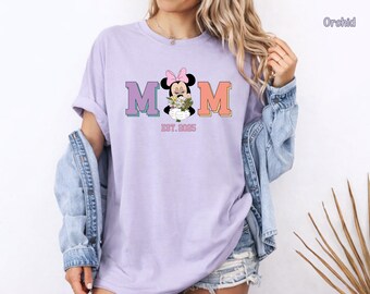 Regalo para mamá primeriza de Comfort Colors®, camiseta para el primer Día de la Madre, camiseta de Disney para mamá, camisetas para mamá