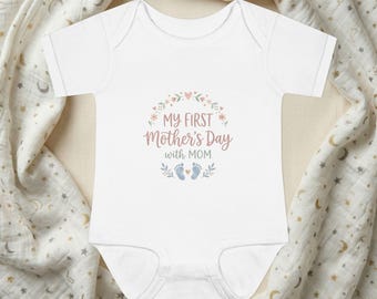 Body infantil "Meu Primeiro Dia das Mães com a Mamãe" | Pegadas do Bebê, Coroa de Flores