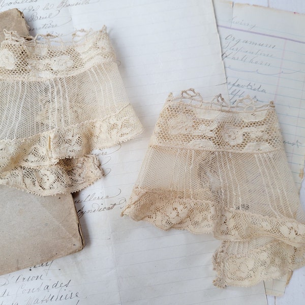 Antique Handmade Ecru Fine Lace Wrist Cuffs - Netting - Tatted - Floral - Beige - Victorian - Ruffles - Sleeves - Shabby Chic