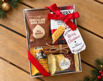 Christmas Tea Gift Box, Personalized Holiday Gift for Her, Cozy Tea Lover Gift Set