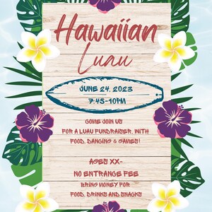 Puede incluir: Un folleto para un evento Luau hawaiano con un fondo de tablones de madera, adornado con flores y follaje tropicales. El folleto incluye el título del evento, la fecha, la hora y los detalles de la recaudación de fondos.