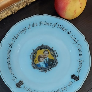 Prince Charles & Lady Diana Commemorative 9&quot; Marriage Plate (Arcopal France) mint.
