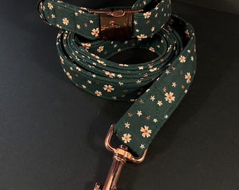 Conjunto de collar y correa para mascotas con diseño floral de cerezo en oro rosa, accesorios florales para perros y gatos.