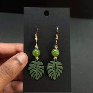 Pendientes de hoja de monstera, joyería para amantes de las plantas imagen 1
