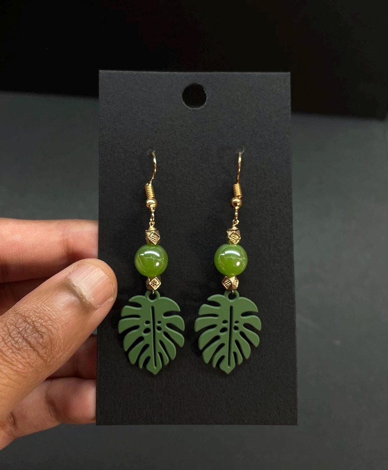 Pendientes de hoja de monstera, joyería para amantes de las plantas imagen 1
