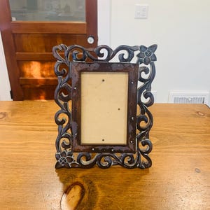 Vintage Ornate Wood Carved 4x6 Picture Frame image 1