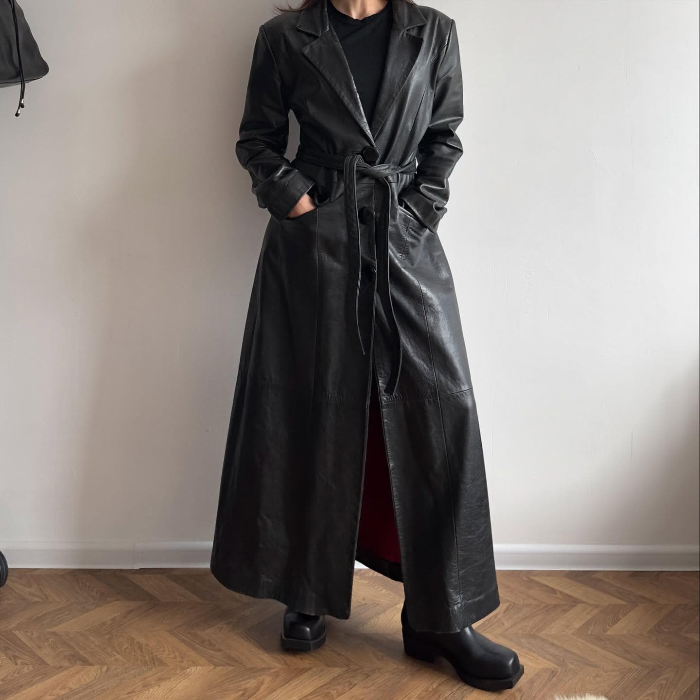 ジャケット・アウター real leather maxi long coat BLACK Alaska Women's 100 % Real Black Leather Classic Long Coat