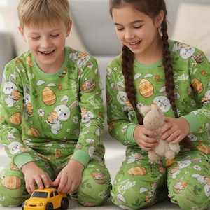 Påskpyjamas Barn Matchande Set Grönt Kaninägg Mönster Mjuka Bomullssovkläder Mysiga Vårnattkläder bild 1