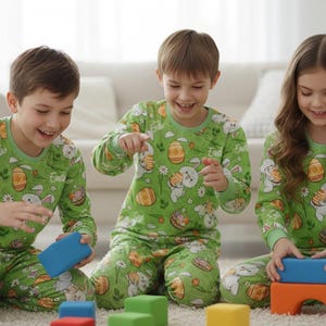 Påskpyjamas Barn Matchande Set Grönt Kaninägg Mönster Mjuka Bomullssovkläder Mysiga Vårnattkläder bild 4