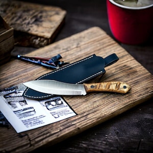 Handmade Canadian Bushcraft Knife: Walnut Handle, Leather Sheath