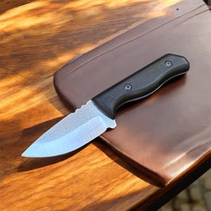 Small Hunting Knife: Walnut Handle, Bushcraft Pocket Knife