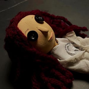 Hartschaum Custom Coraline Puppe