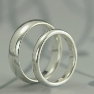 Court style hotsell ring