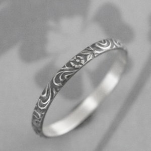 Silver Floral Flourish Women's Silver Wedding Band Silver Stacking Ring Embossed Silver Band Flower Ring Silver Patterned Wedding Ring