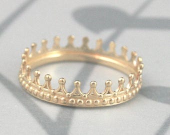 Solid 14K Yellow Gold Crown Band Check Mate Gold Crown Ring Queen or King Wedding Band Solid Gold Crown Ring for Him or Her Medieval Ring