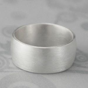 Breiter Silberring ~ Schwerer Ring ~ Herrenring aus Sterlingsilber ~ 10 mm breiter Herrenring ~ Herrenring ~ Herrenring ~ Halbrunder Ring