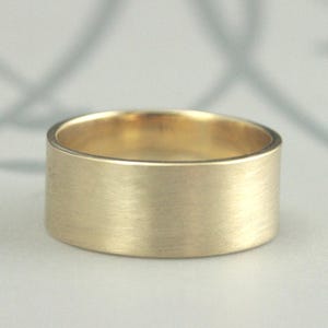 Solidna 14-karatowa złota szeroka płaska obrączka z krawędzią rury, opaska na cygara, męska szeroka złota obrączka ślubna, wybór koloru złota, ręcznie robione na wymiar