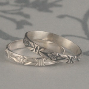 Antique Style Ring Romance in the Garden Sterling Silver Wedding Band Stacking Ring Patterned Silver Ring Flower Band Vintage Style Ring